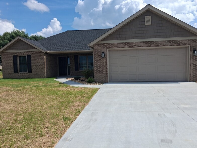 Building Photo - 1453 W Todd Ln