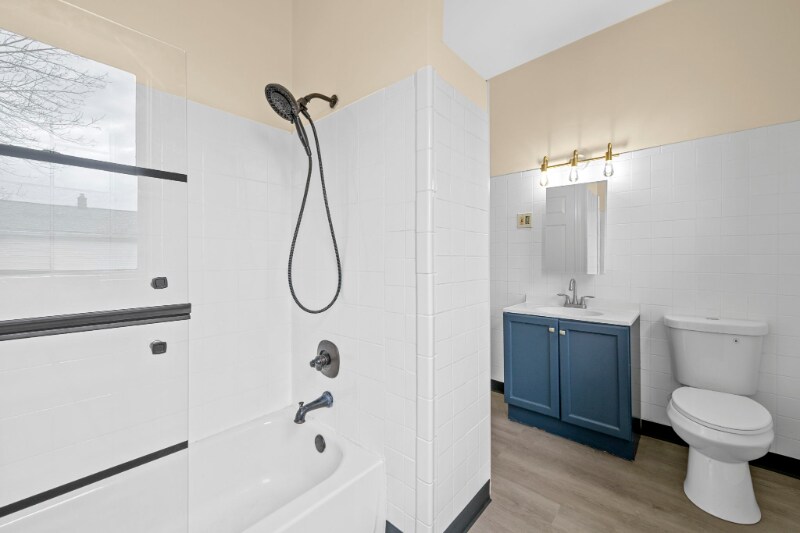 Building Photo - 4935 Hummelsheim Ave