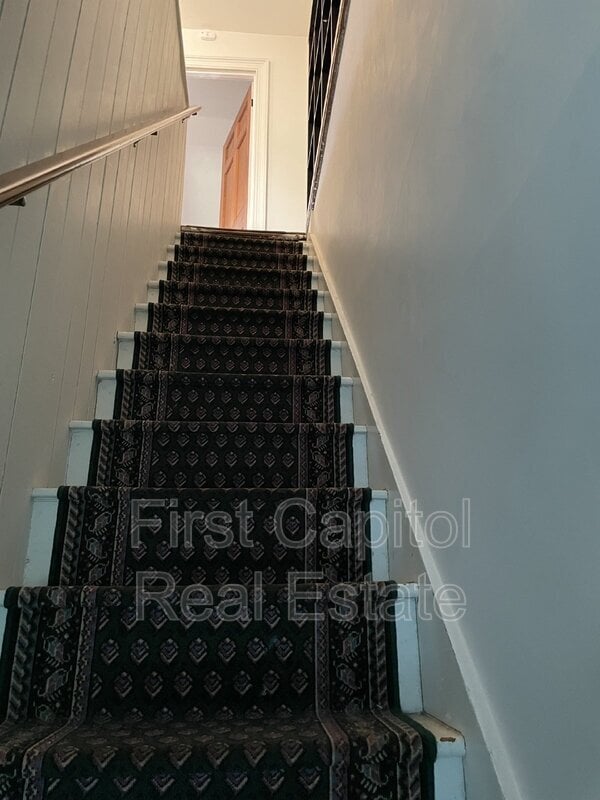 Building Photo - 145 S Beaver St