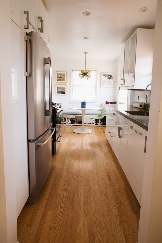 Building Photo - 725 Echo Park Terrace