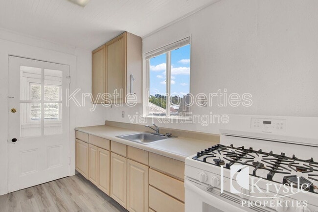 Building Photo - 1130 Marin St