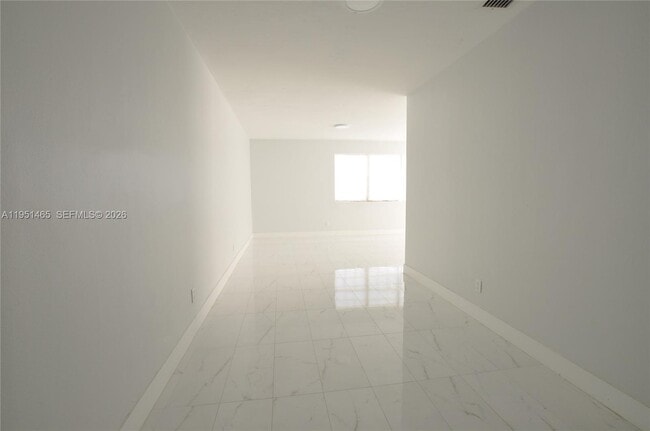 Building Photo - 10504 SW 77th Ct