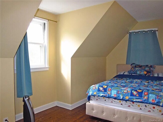 Bedroom 3 - 184 Johnson Rd