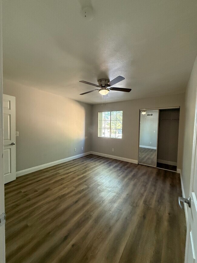 Building Photo - 5118 S Jones Blvd