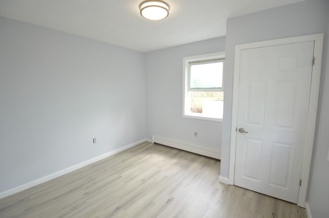 Building Photo - 52 Shawmut St