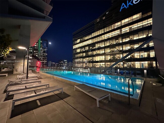 Building Photo - 68 SE 6th St