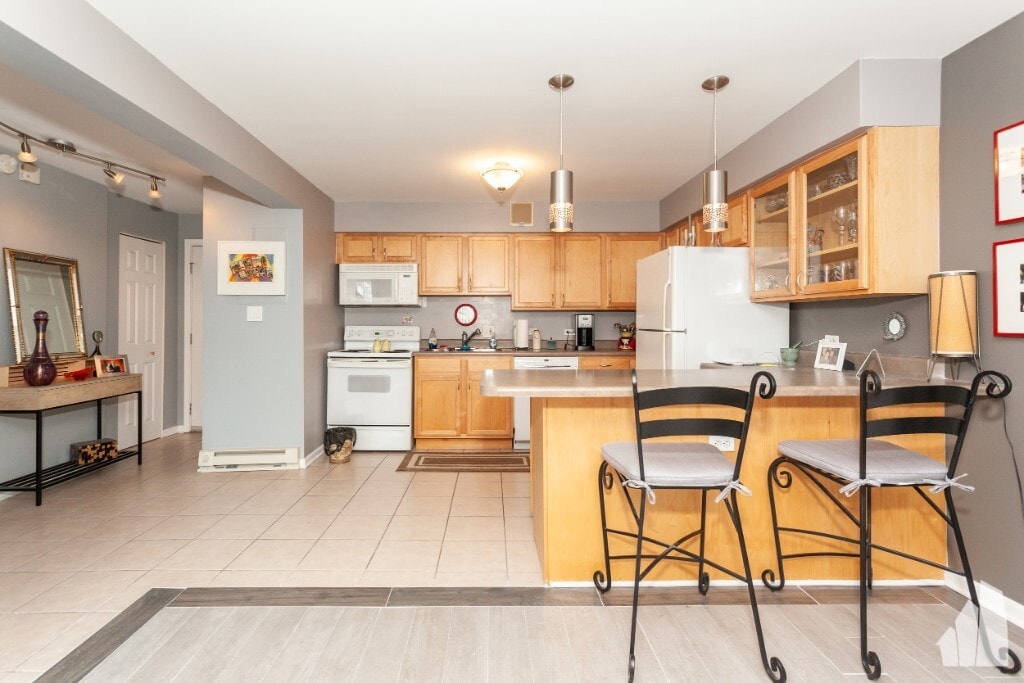 Building Photo - 5854 N Kenmore Ave