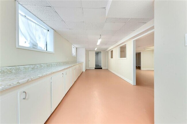 Building Photo - 5647 Antioch Rd