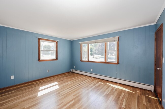 Building Photo - 245 Calef Rd