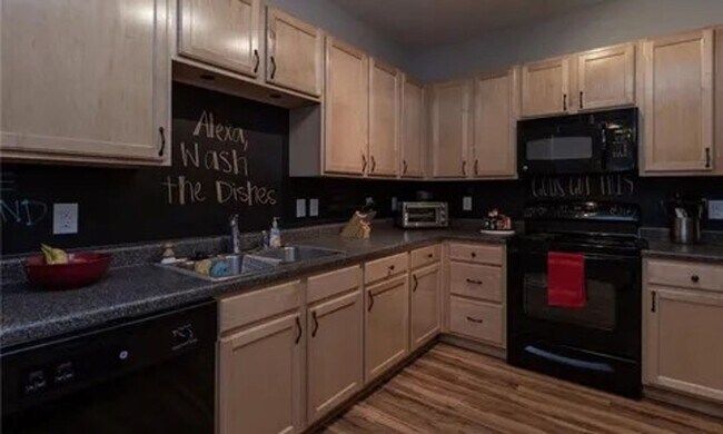 Building Photo - Updated 2BR/2BA Condo with Walk-Out Patio Near Downtown Boone