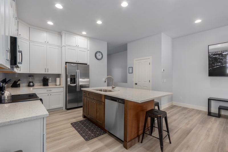 Building Photo - 148 N Hibbert