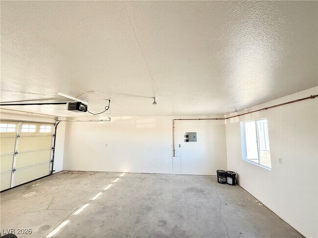 Building Photo - 1230 W Iguana St