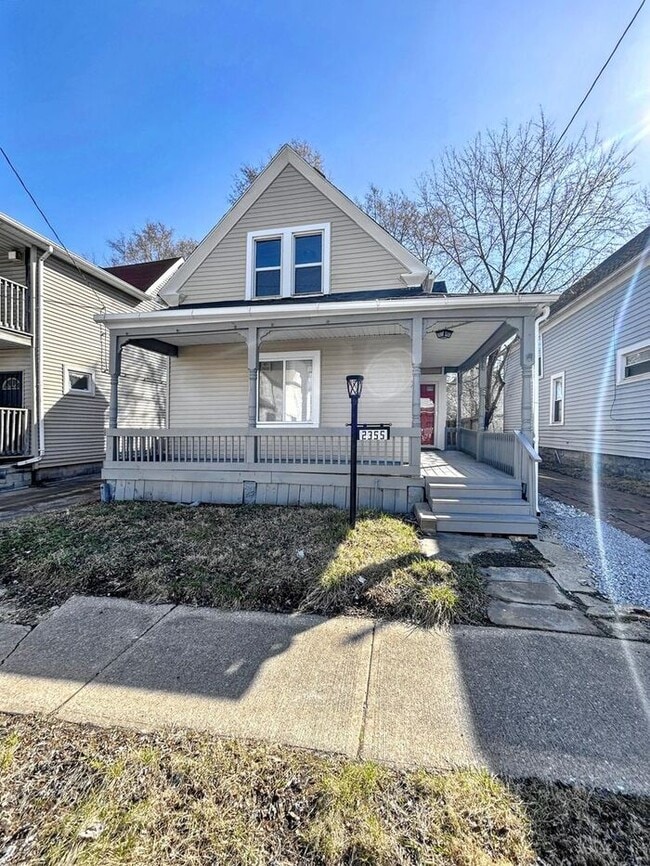 Building Photo - Adorable 3-Bedroom Home with Modern Conven...