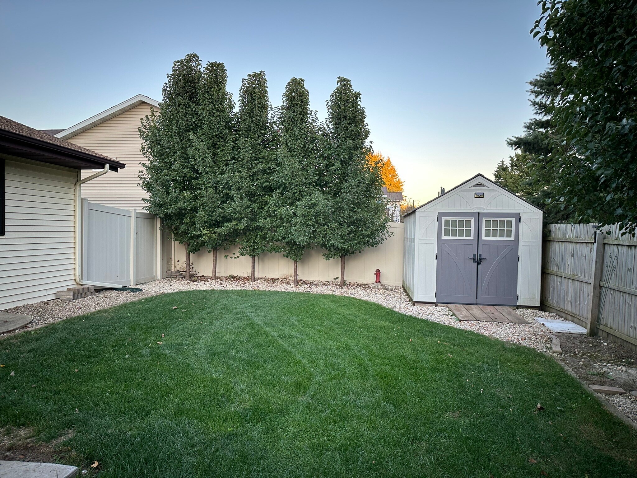 Building Photo - 1621 Southridge Dr
