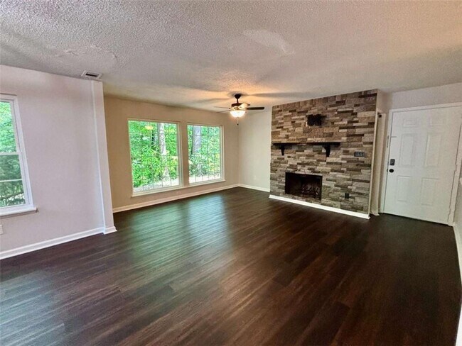 Building Photo - 320 Hawkstone Way