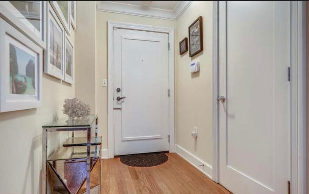 Building Photo - 1121 24th St NW