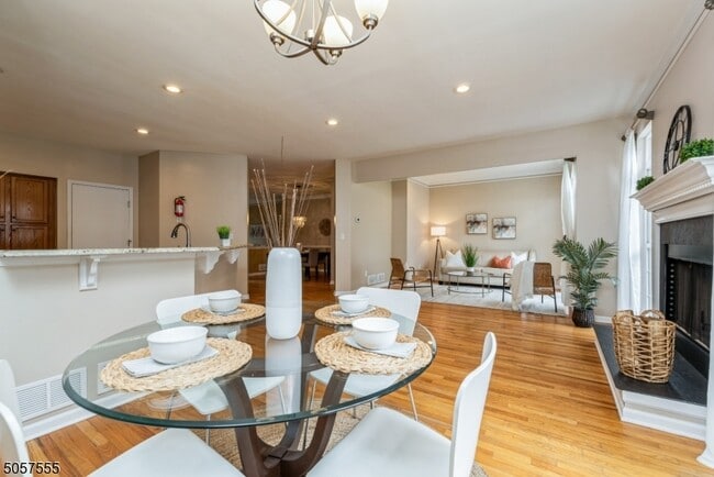 Building Photo - 27 Rolling Views Dr