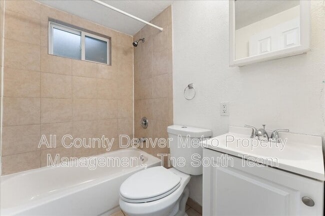 Building Photo - 9050 N Elm Ct