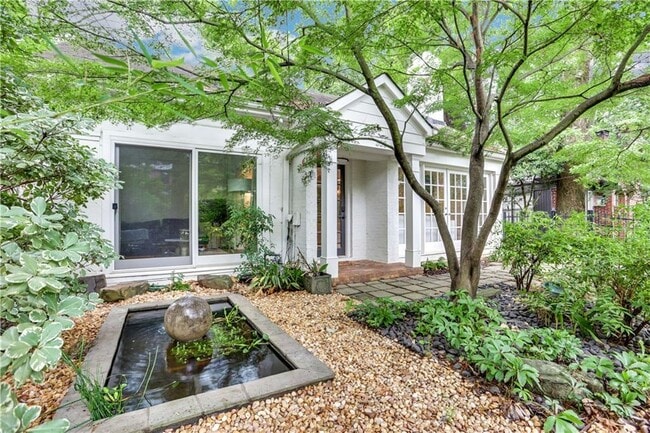 Building Photo - 355 8th St NE