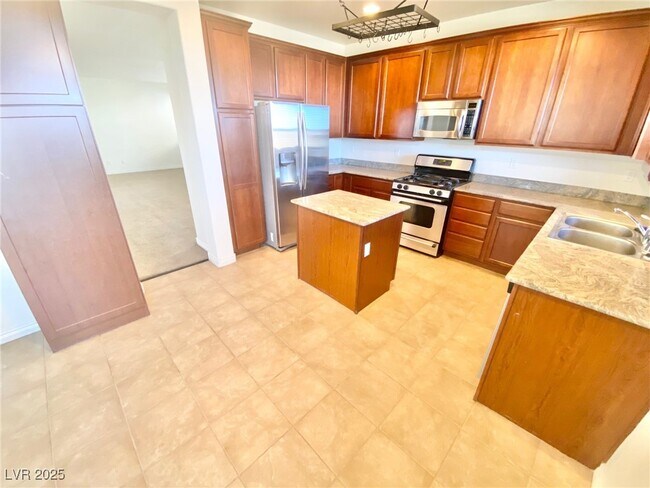 Building Photo - 2840 Dunnottar Ave