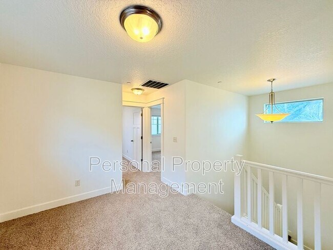 Building Photo - 3344 NW 47th Dr