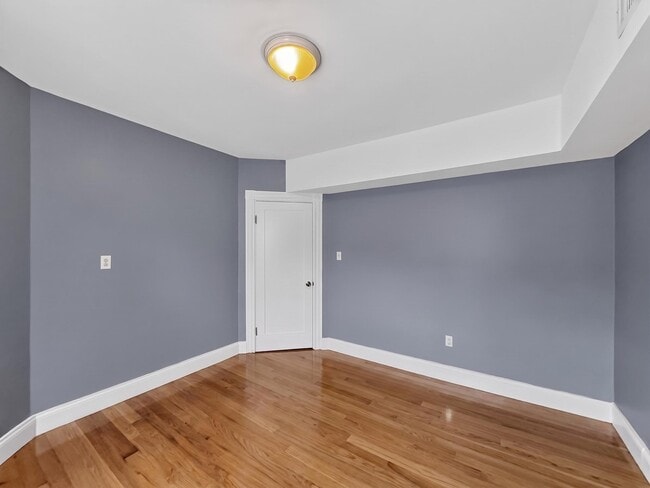 Building Photo - 70 Holbrook Ave
