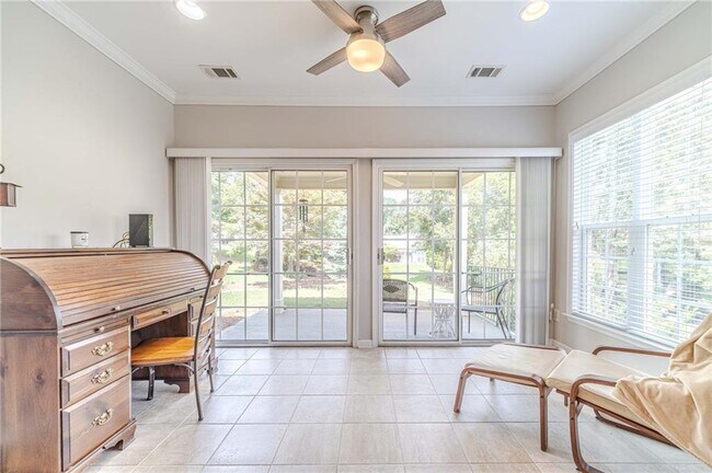 Building Photo - 6260 Brookside Ln