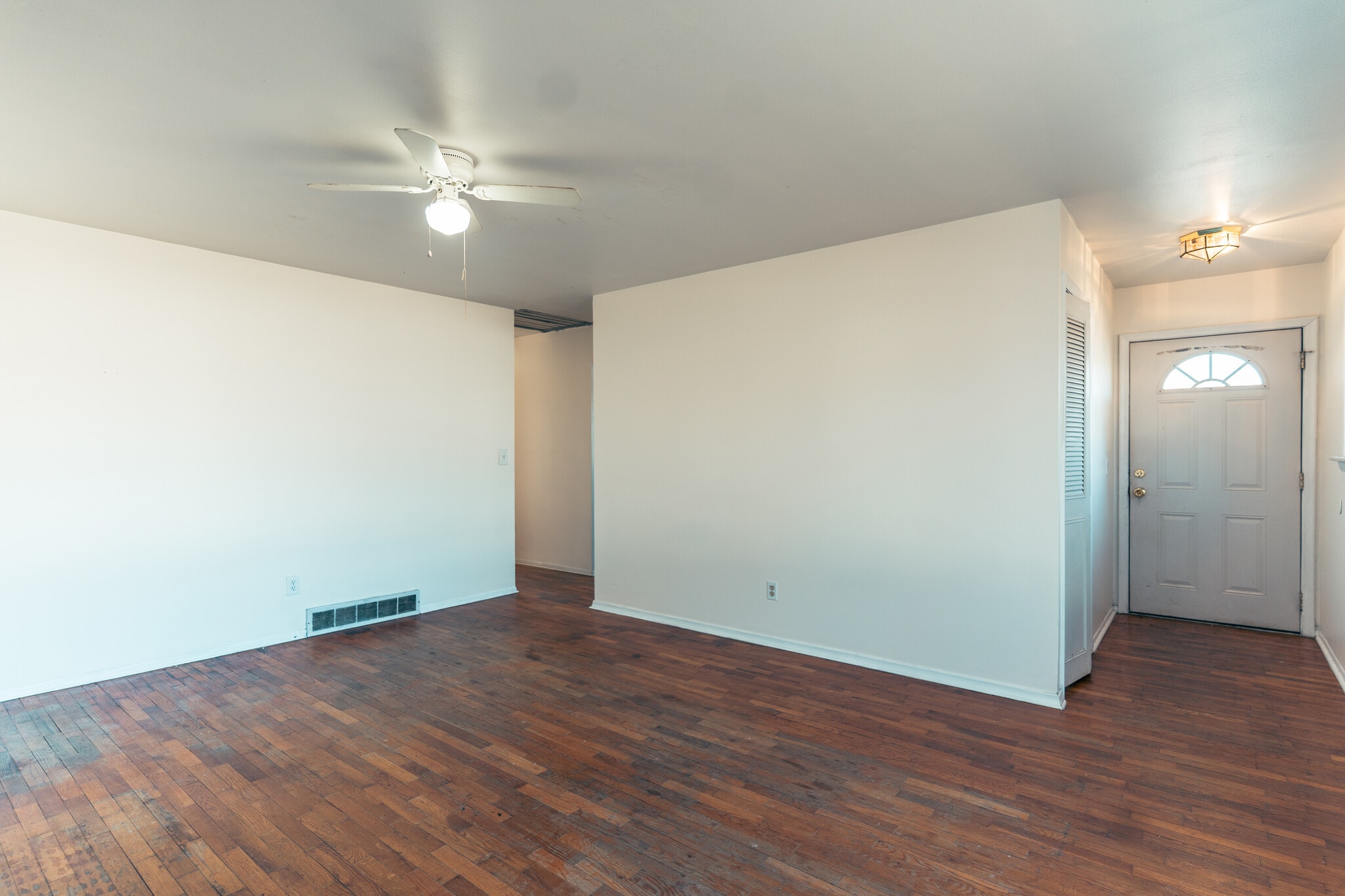 Building Photo - 1490 Brady Ave