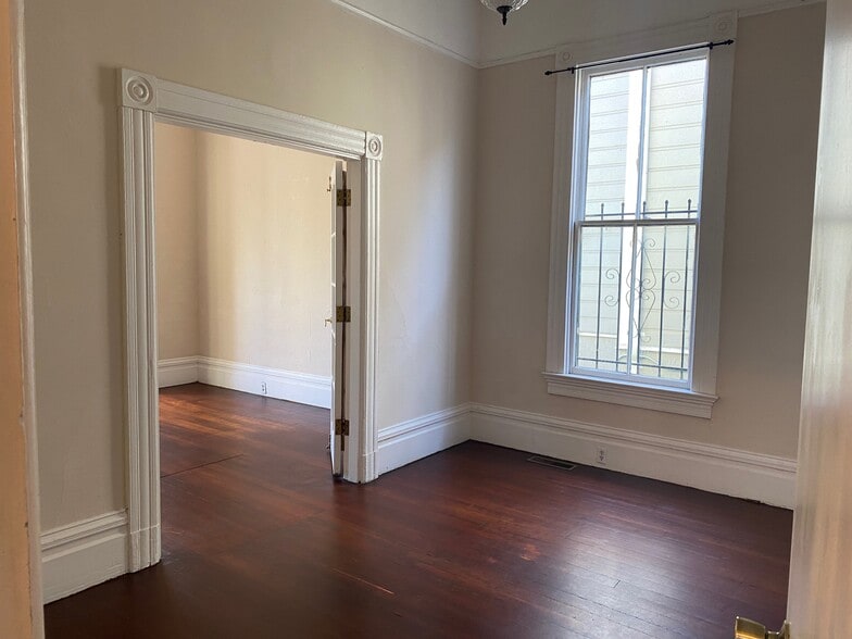 Building Photo - 813 Wood St