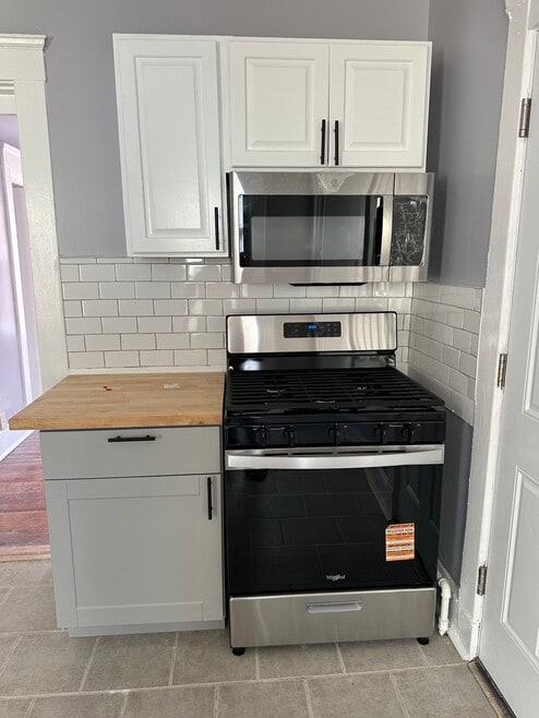 Building Photo - 39 Hurlburt St