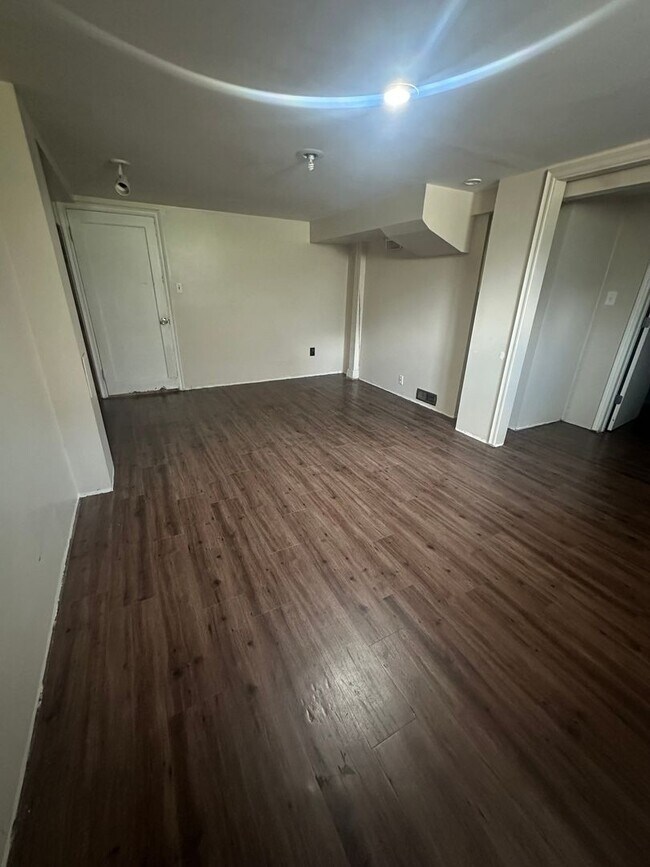 Building Photo - Adorable Home!!!