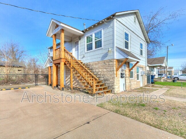 Building Photo - 1233 N Grand Blvd