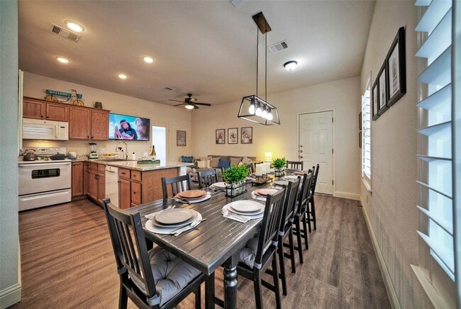 Building Photo - 301 Windridge Village Cove