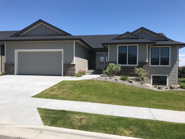 Primary Photo - 3117 Peregrine Ln