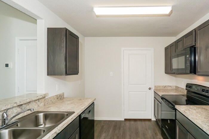 Building Photo - 2303 Applewhite Mdw