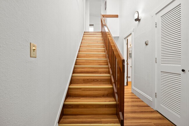 Building Photo - 2924 Morcom Ave