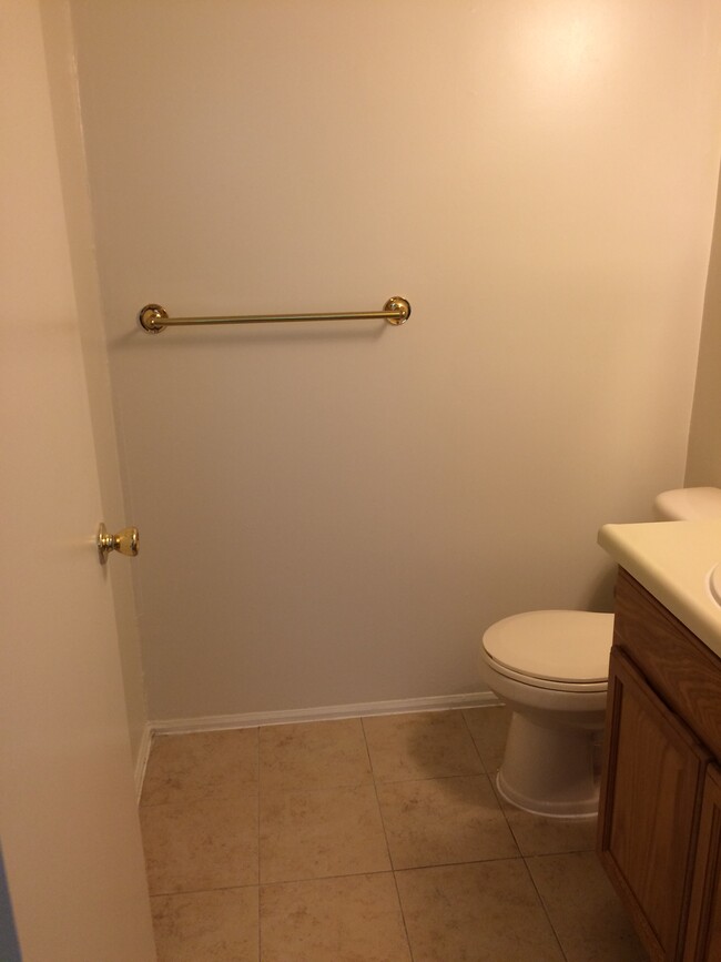 Building Photo - 4 Carriage Ln
