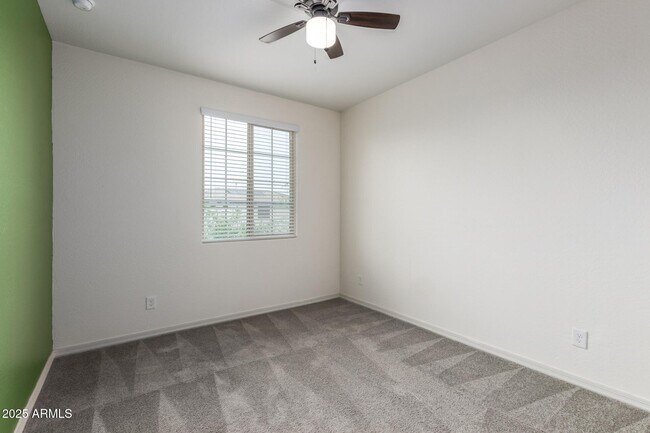 Building Photo - 5427 S Canyon Rim