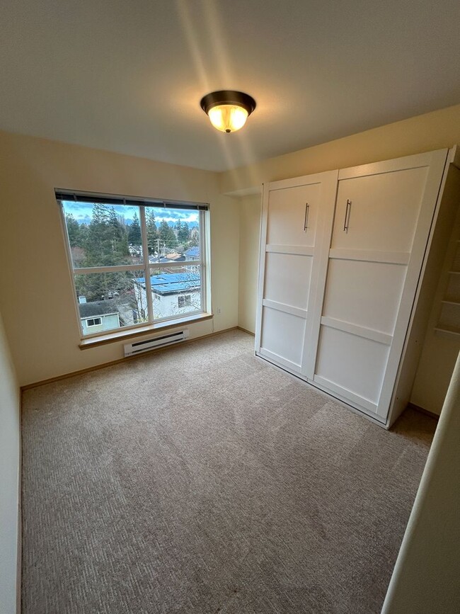 Building Photo - Fantastic 2 Bed 2 Bath Greenwood Condo- Av...