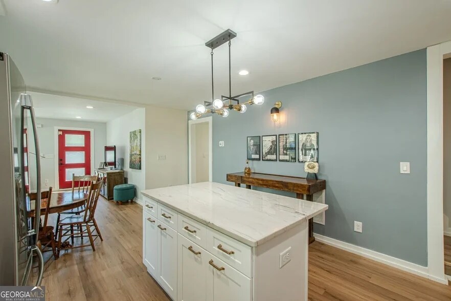 Building Photo - 2657 Blount St