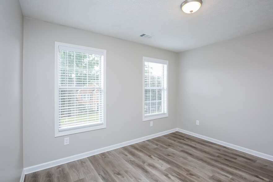 Building Photo - 1370 Ox Bridge Way NW