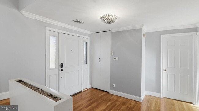 Building Photo - 1703 Tioga Rd