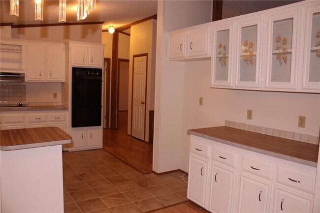 Building Photo - 391 Kc Dr