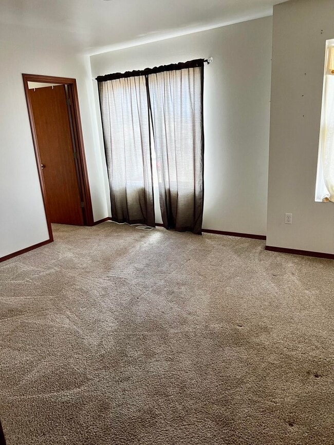 Building Photo - Desirable home in McCormick Ridge.