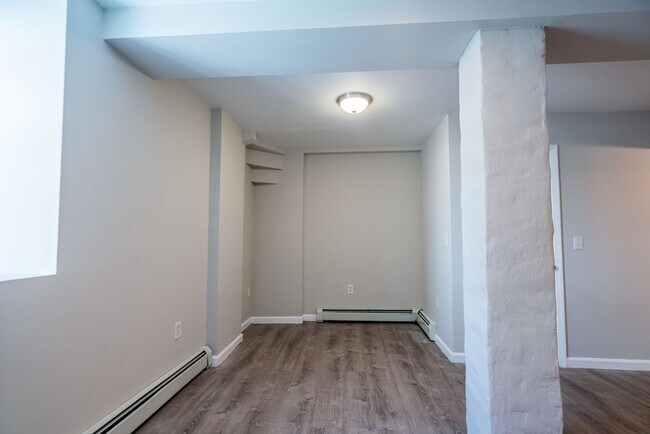 Building Photo - 9 Veto St