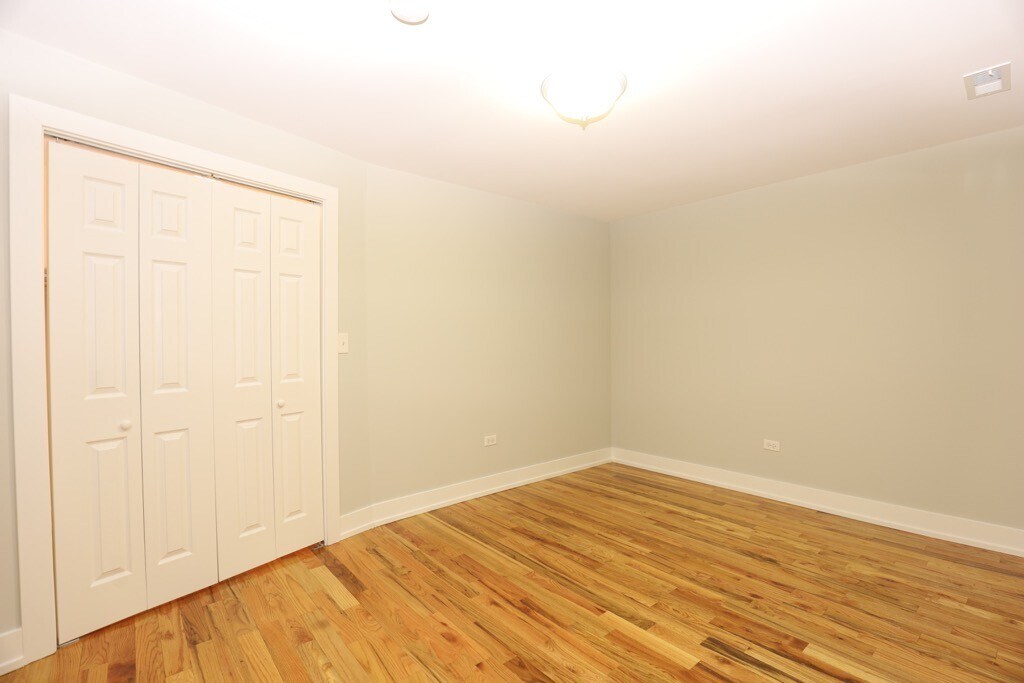 Building Photo - 562 W Arlington Pl