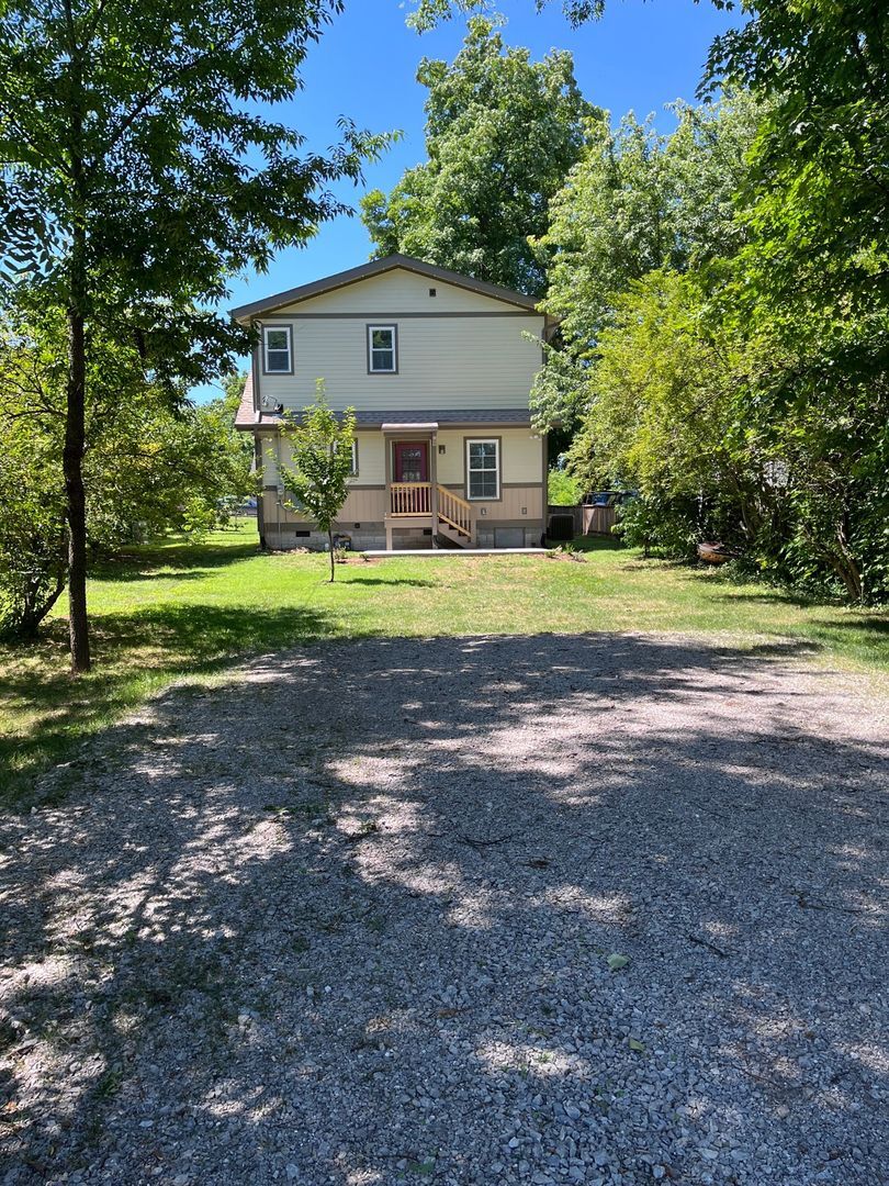 Building Photo - 420 Veritas St