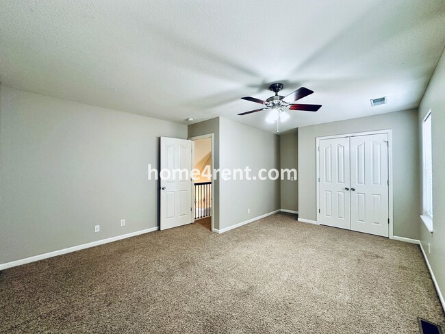 Building Photo - Spacious Four Bedroom Northland Home with a Finished Basement, 3 car garage and Fenced Yard!