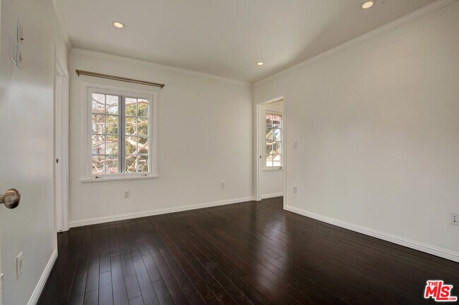 Building Photo - 329 N McCadden Pl