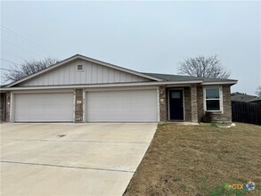 Building Photo - 1415 Shoshoni Trail